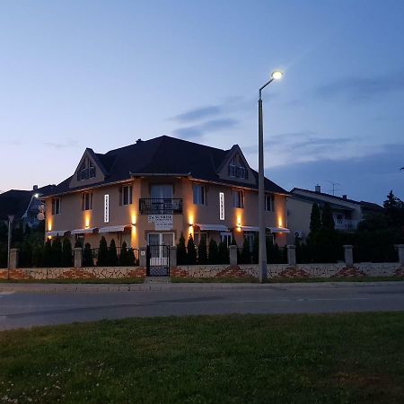 Sunrise Apartmanhaz Balatonfured Ngoại thất bức ảnh